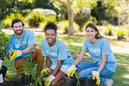 志愿团体种植的草图女士社区服务植物环境保护生态公园服装志愿者男性图片