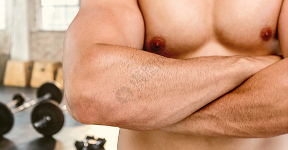 人类健身托索对健身房的复合形象健美专注重量工作室微笑男性闲暇笔记本广告牌空格处图片