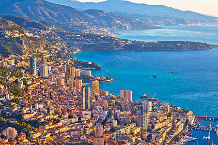 摩纳哥和蒙特卡洛的城市风景和海岸线多彩的视野图片