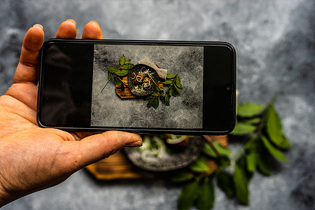 手机银行卡传统地理烹饪石榴电话猪肉香料盘子食物洋葱刀具美食胡椒背景