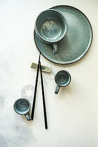 亚洲表格设置陶瓷极简桌面环境餐具乡村服务制品盘子银器背景图片