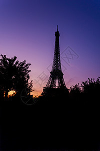 Eiffel 塔的视图场景游客旅行建筑城市景观金属火星观光吸引力图片