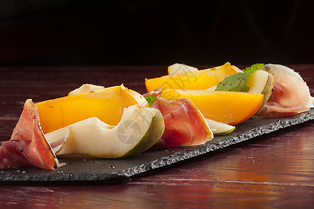 帕尔马火沙拉美食水果自助餐食物橙子火腿火炉熏制猪肉图片