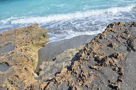 海水和海浪 在海边海洋蓝色波浪海岸海滩岩石图片