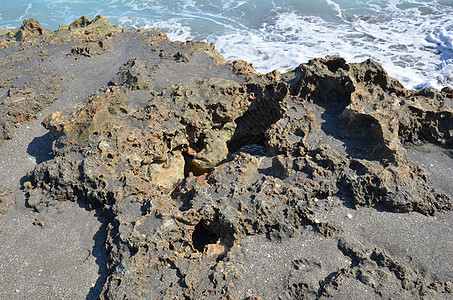 海水和海浪 在海边蓝色海滩岩石海岸波浪海洋图片