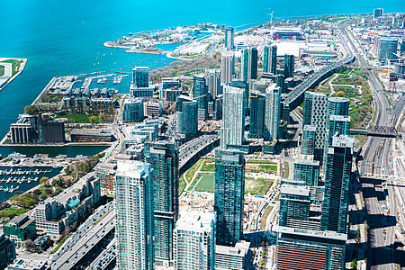 多伦多市中心 和港口的空中景象 从加拿大CN塔顶部拍摄高楼旅游摩天大楼建筑公园城市圆顶公寓天空刮刀图片