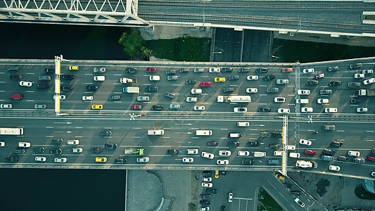 许多汽车的桥路汽车交通空中顶视图 交通概念运输城市旅行天空卡车建造高架天线沥青景观图片
