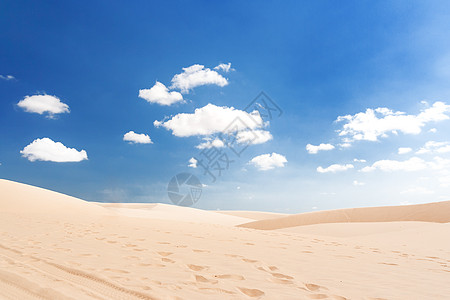 白沙丘  越南平顺美奈附近的地标沙丘观光爬坡晴天痕迹全景假期天空沙漠旅游图片
