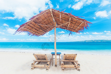 海滩上的沙椅和雨伞日光浴生态躺椅海岸假期海洋旅游休息室孤独巡航图片