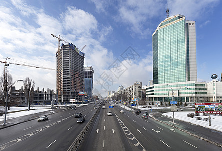 对基辅的过度城市交通情况进行观察图片
