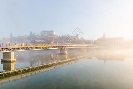 美丽的福吉早安 在斯洛文尼亚德拉夫河沿岸的普图日格拉德(Ptuj Grad)图片