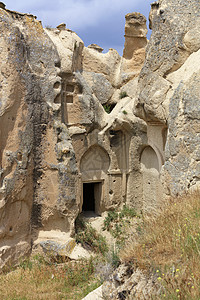 卡帕多细亚山谷古老石窟寺不起眼的入口图片