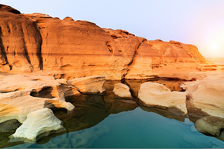萨姆潘博克的日出新日 被称为大峡谷阳光风景天空国家旅游峡谷景点游客反射日落图片