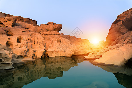 萨姆潘博克的日出新日 被称为大峡谷石头旅行景点公园旅游阳光风景天空反射日落图片