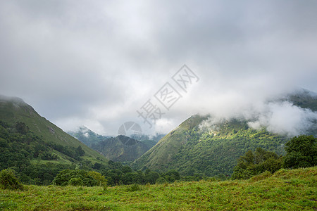 在欧洲皮科斯德欧罗帕旅行国家爬坡首脑旅游顶峰公园天空森林环境图片