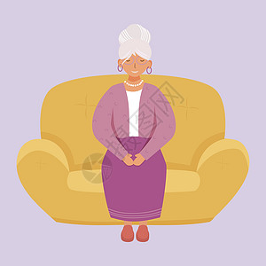 微笑的高级女性平面矢量图解 全身开朗的祖母在沙发上等着 快乐的白人老太太坐在沙发上 紫色背景上孤立的卡通人物图片