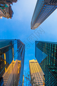 曼哈顿与纽约市巨型天空压天机一起的天空彩色背景图片