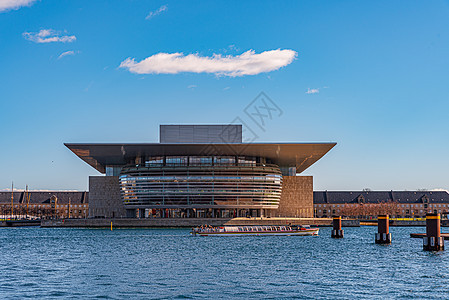 黄昏哥本哈根歌剧院 建设的横向图象反射艺术旅游剧院游客地标公园天空城市场景图片