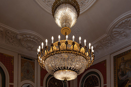 哥本哈根基督徒堡宫皇家殿堂内蜡烛照明吊灯辉光火花奢华艺术天花板枝形金子图片