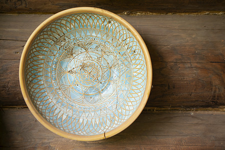 典型的有花粉和装饰风格的民族瓷碗 由白俄罗斯传统式纪念品制成图片