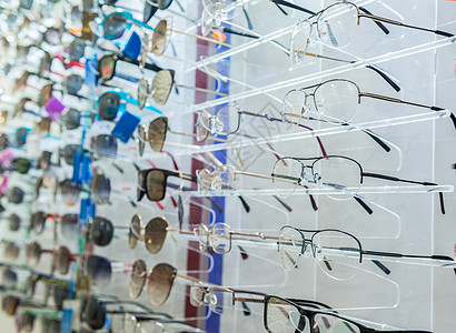 证人席上的眼镜框架奢华配饰玻璃镜片零售站立陈列柜班级光学图片
