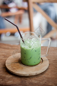 绿茶拿铁美食咖啡店材质生活方式玻璃摄影团队桌子绿色水平图片