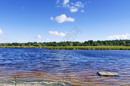 赫尔森地区含矿物和碘的湖面风景绿色池塘森林公园反射草原旅行植物蓝色图片