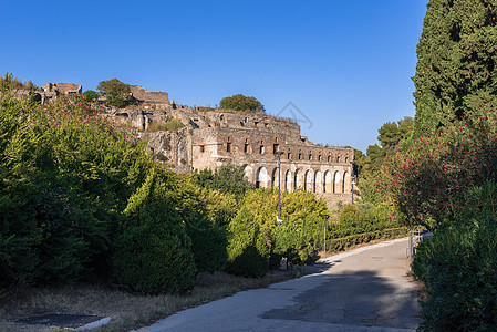 古罗马城市庞贝的废墟建筑学石头柱子建筑旅游古董游客旅行火山历史图片