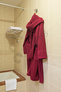 浴室的浴袍洗澡纺织品架子衣服奢华大理石温泉毛巾长袍酒店图片