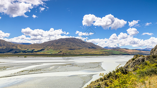 新西兰南部美丽的风景 美丽地貌的景观冒险远足爬坡旅游国家绿色天空全景乡村黄色图片