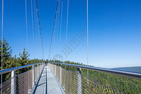 德国南部Bad Wardbad的电缆桥途径天桥建筑行人地标黑森林旅游天空建筑学人行道图片