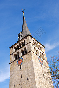 辛德尔芬根德国著名教堂蓝色晴天城市宗教天空绿色建筑褐色教会图片