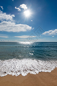 美丽的蓝海浪潮蓝色液体娱乐乐趣阳光管子海岸冒险天气碰撞图片