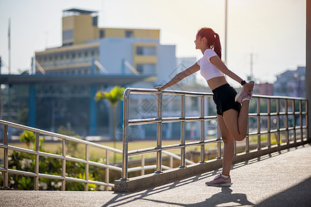 女性亚洲运动 健身 锻炼和城市生活方式概念图片
