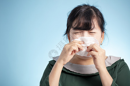 妇女鼻子过敏和流感图片