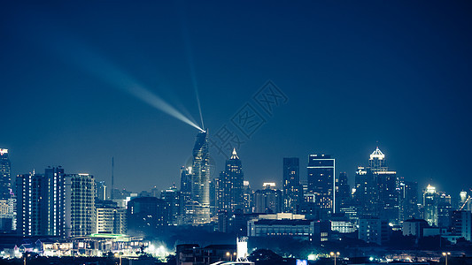 曼谷晚上的营业区景色 曼谷是Ca交通地标通勤者风景建筑市中心阳台街道天空旅行图片