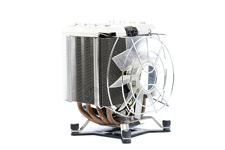冷却的CPU风扇 配有热水槽和电缆 在白背上隔离冰箱螺旋桨金属涡轮通风呼吸机电气处理器圆圈塑料图片