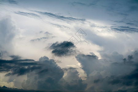 灰色的空中黑云中暴风雪月光场景戏剧性风暴气候天空天气气象框架热带危险图片