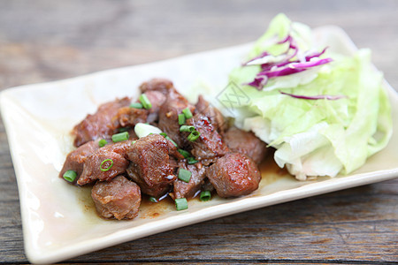 牛肉萝卜鸡肉牛排日本口味美食土豆胡椒蔬菜食物敷料萝卜牛扒沙拉洋葱背景