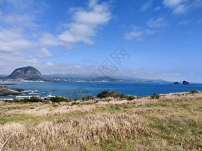 三望山的风景 和来自歌纳桑山的蓝海图片