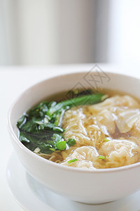 面条和蔬菜木头饺子云吞餐厅水饺午餐白色烹饪绿色图片