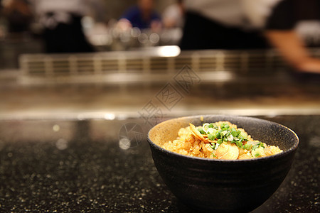 日本日式烹饪 炒米饭炙烤火焰牛肉餐厅厨师烧烤蔬菜食物美食水平图片