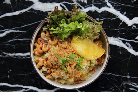 菠萝炒饭亚洲食品水果蔬菜午餐油炸课程美食食物餐厅烹饪情调图片