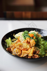 软壳蟹沙拉沙拉蔬菜午餐油炸餐厅美食草本植物菜单盘子食物图片