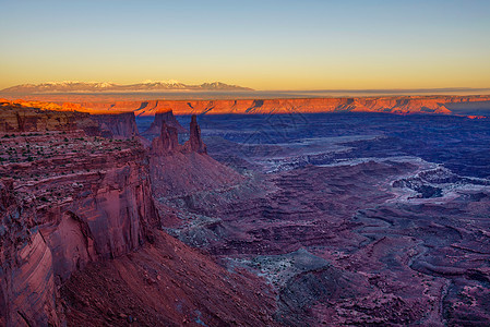 犹他州Canyonland国家公园上方的日落图片