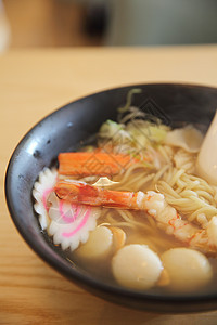 拉面海鲜 日食辣椒红色盘子美食面条白色午餐餐厅绿色蔬菜图片