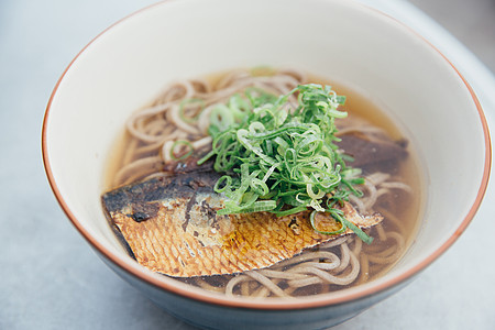 与麦克乐或日语日本文的电影葡萄汤面汤筷子狸猫鲭鱼文化餐厅美食天化烹饪面条食物图片
