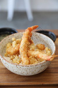 炸虾瓜加大米日本菜餐厅大学食物油炸午餐教师盘子海鲜蔬菜盖饭图片
