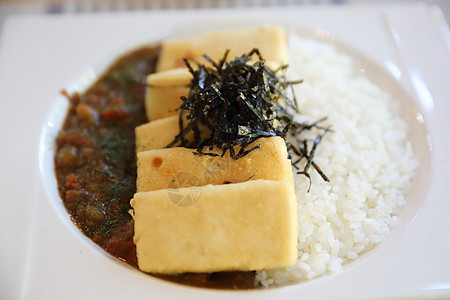 咖喱大米 配豆豆瓜日本菜营养油炸烹饪胡椒餐厅午餐食物食品文化盘子图片