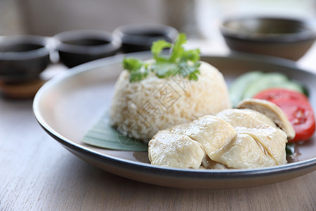 泰国食品美食鸡肉加大米 奶油泥和茶饭烹饪盘子煮沸午餐蒸汽早餐食物文化黄瓜蔬菜图片